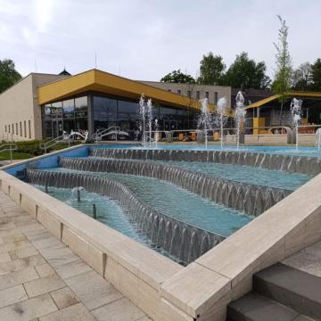 IMG-5d865abdb12a83890950944d8a954bc6-V